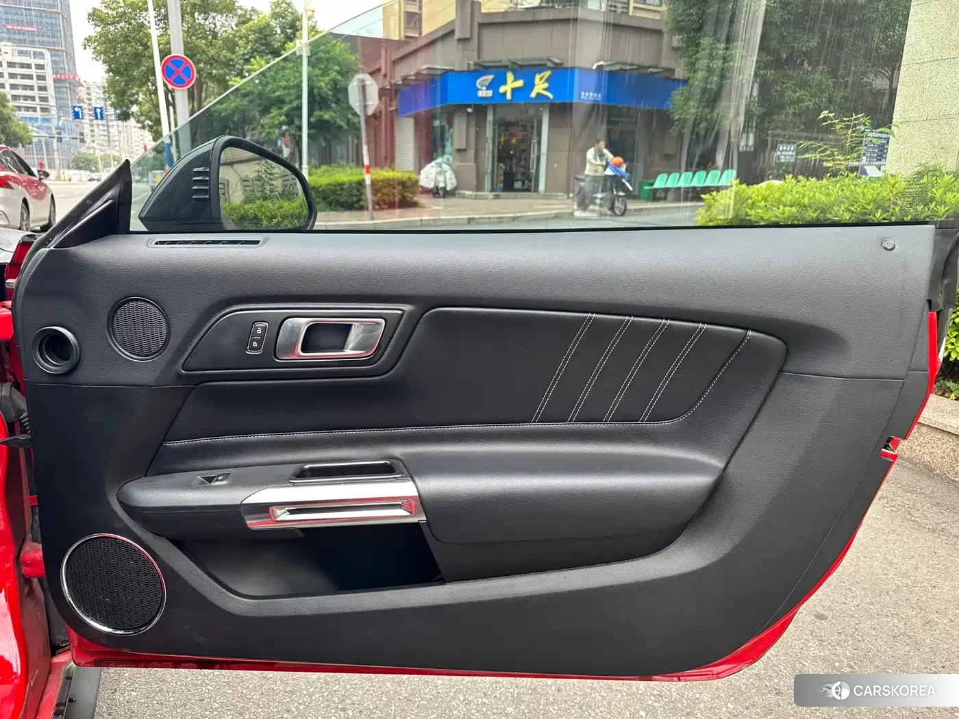 Ford Mustang id 4538693 из Китая 24