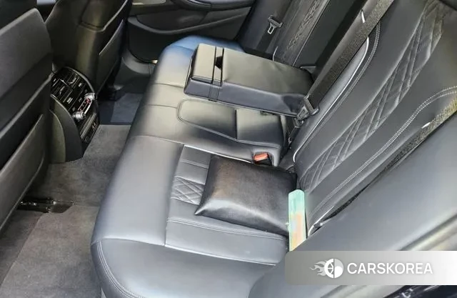 BMW 5 Series (G30) 2022 Черный из Кореи, фото 4