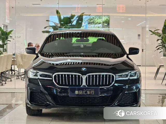 BMW 5 series 2022 Черный из Китая, фото 4