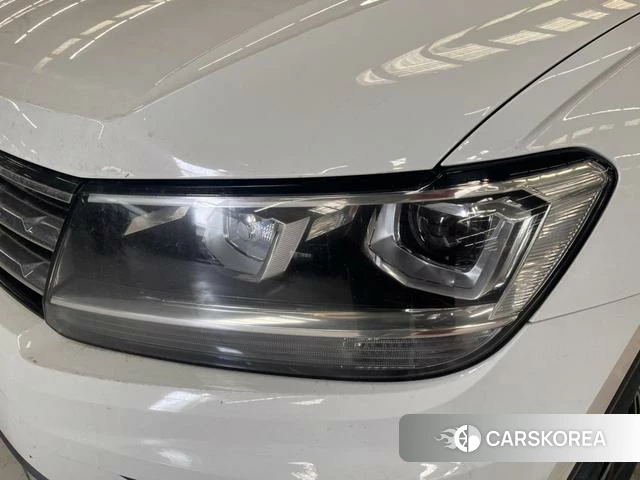 Volkswagen Tiguan L id 4263854 из Китая 9