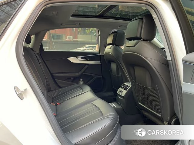 Audi A4L id 4227325 из Китая 11