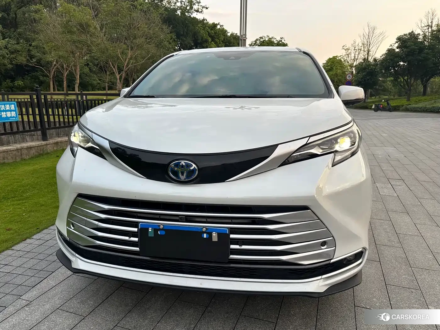 Toyota Sienna id 4514324 из Китая 26