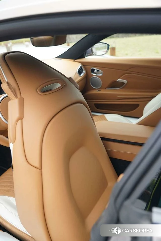 Aston Martin DB11 id 3969204 из Китая 19