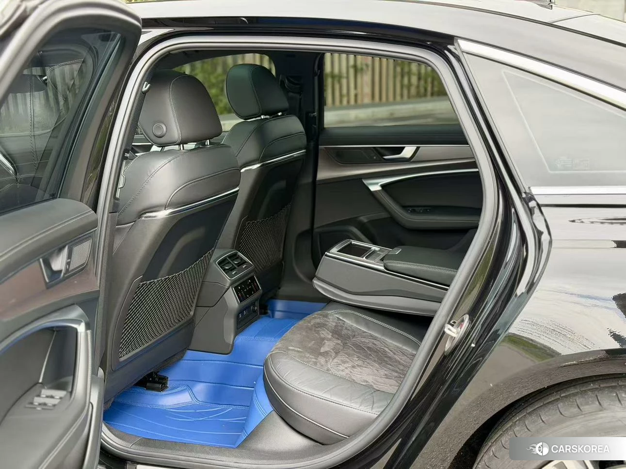 Audi A6L id 4452842 из Китая 9