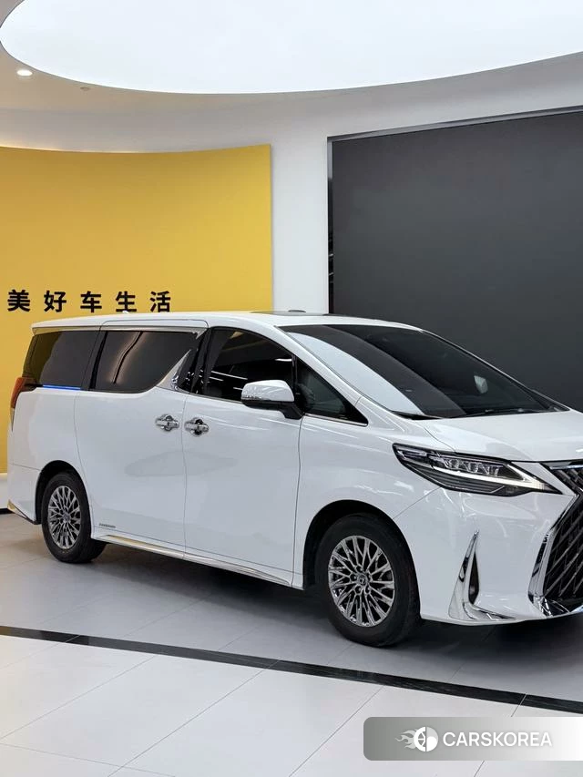 Lexus LM id 4336316 из Китая 9