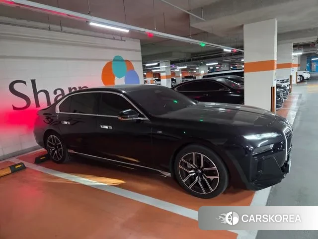 BMW 7 Series (G70) id 3679786 из Кореи 12