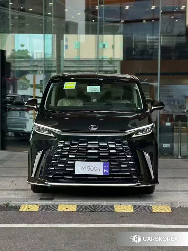 Lexus LM 2025 Черный из Китая, фото 4