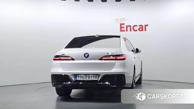 BMW 7 Series (G70) id 4468331 из Кореи 14