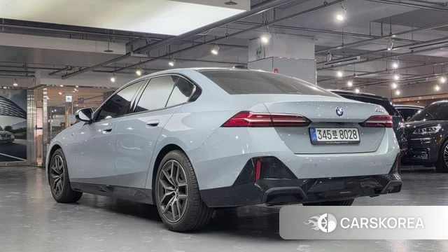 BMW 5 Series (G60) id 3889167 из Кореи 6