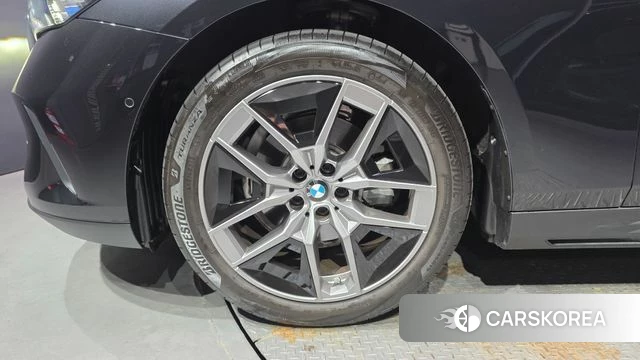 BMW 5 Series (G60) id 4640065 из Кореи 29