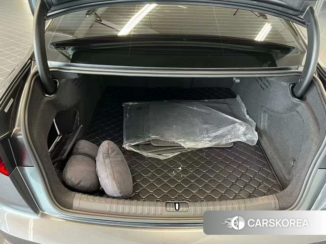 Audi A6L 2021 Темно-серый из Китая, фото 6
