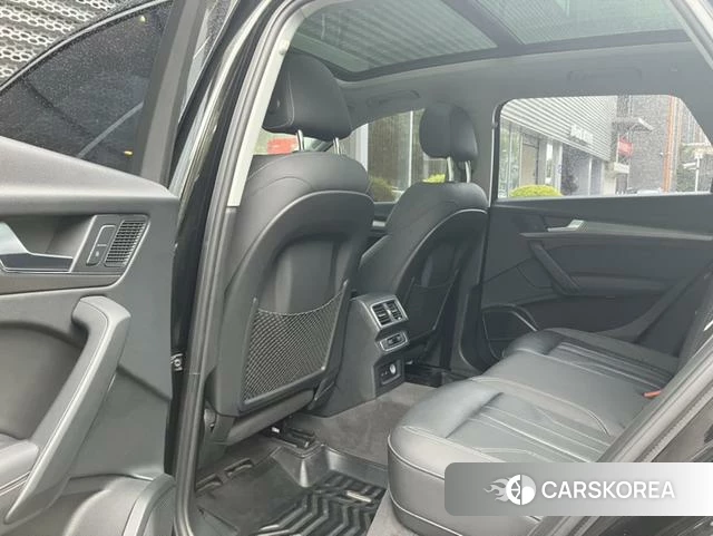 Audi Q5L 2022 Черный из Китая, фото 5