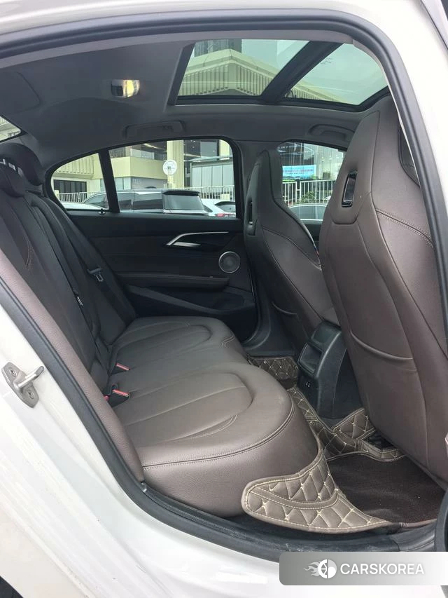 BMW 1 series id 4273546 из Китая 16