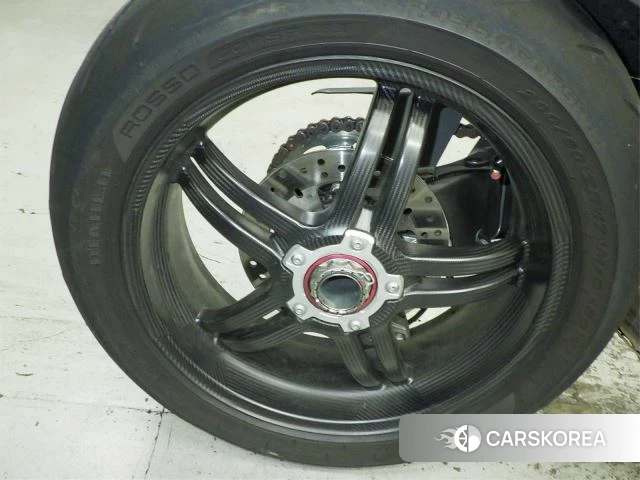 Ducati STREETFIGHTER V4 S id 3951940 из Японии 28
