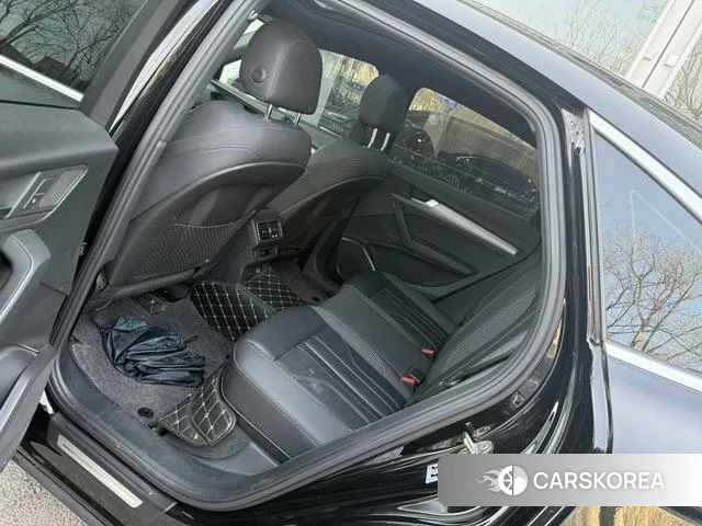 Audi Q5L Sportback 2021 Черный из Китая, фото 4