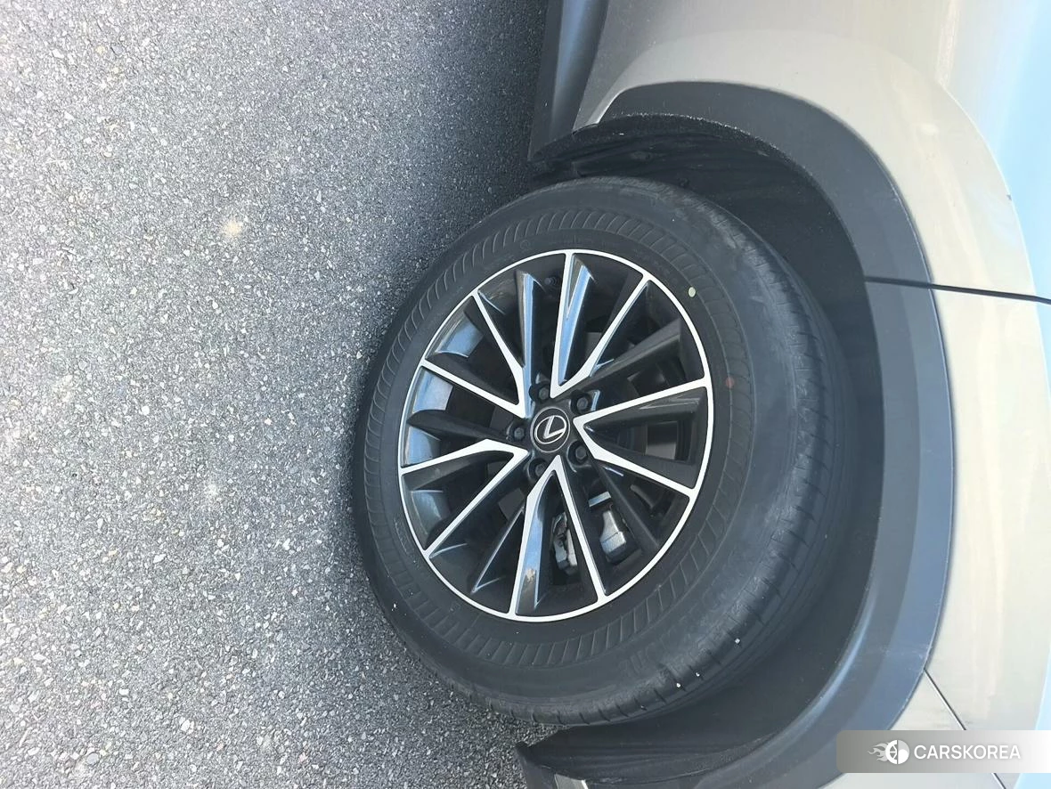Lexus NX id 4514772 из Китая 11