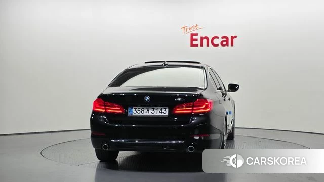 BMW 5 Series (G30) id 4331620 из Кореи 14