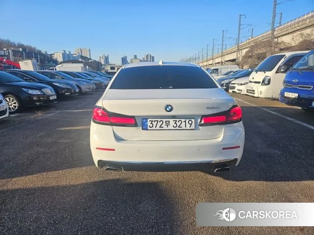 BMW 5 Series (G30) id 3535340 из Кореи 14