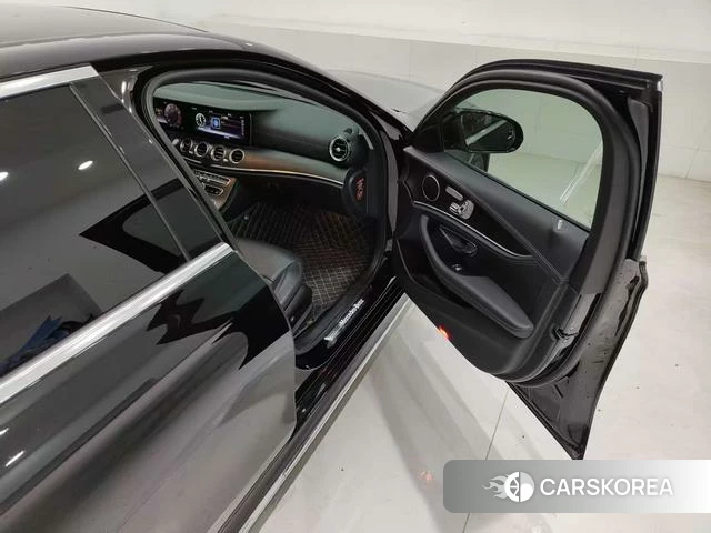 Mercedes-Benz E-class id 4219292 из Китая 16