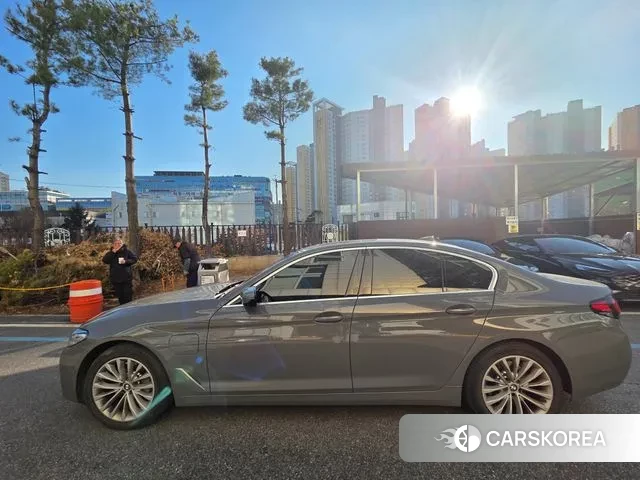 BMW 5 Series (G30) id 3504167 из Кореи 12