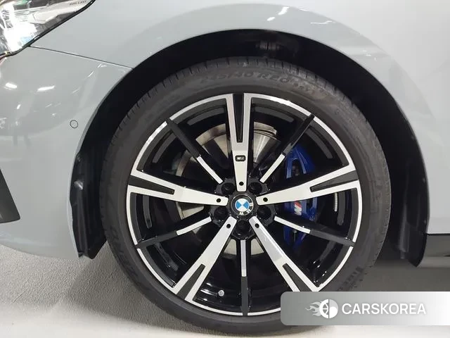 BMW 5 Series (G60) id 3512178 из Кореи 9