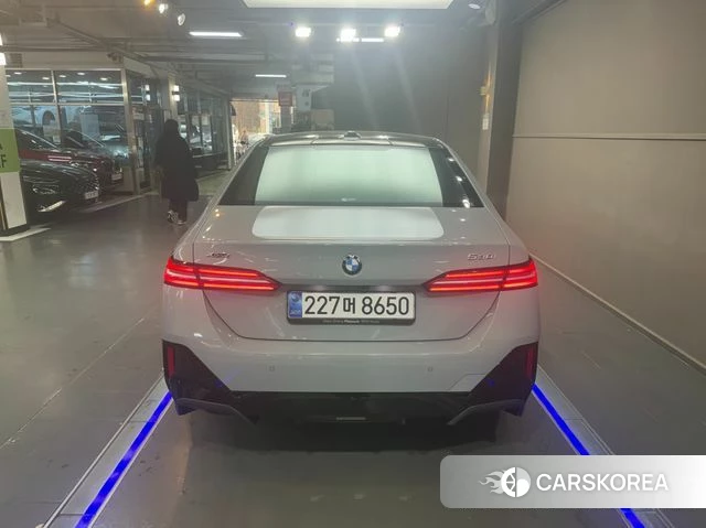 BMW 5 Series (G60) id 3805571 из Кореи 14