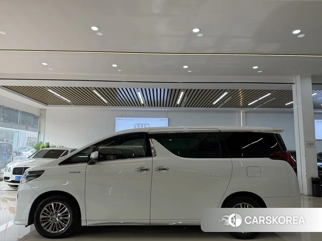 Toyota Elfa 2021 Белый из Китая, фото 4