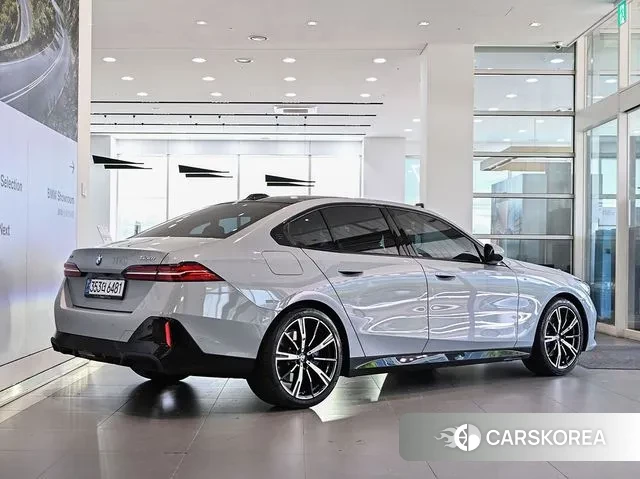 BMW 5 Series (G60) id 3020833 из Кореи 14