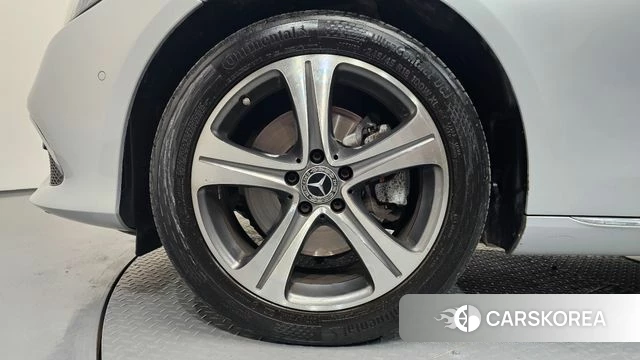 Mercedes-Benz E-Class W213 id 4482898 из Кореи 28