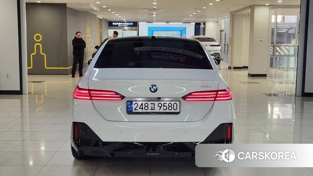 BMW 5 Series (G60) id 3786751 из Кореи 14