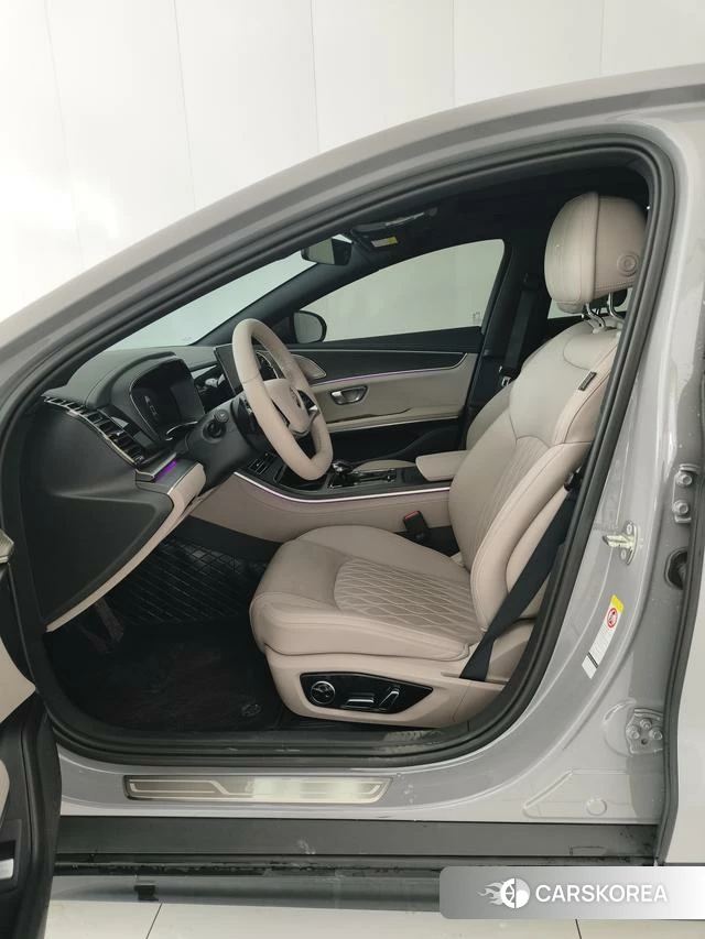 BYD Han DM 2025 Серебристо-серый из Китая, фото 4