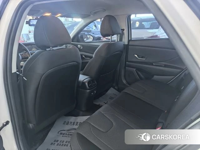 Hyundai Elantra 2025 Белый из Китая, фото 4