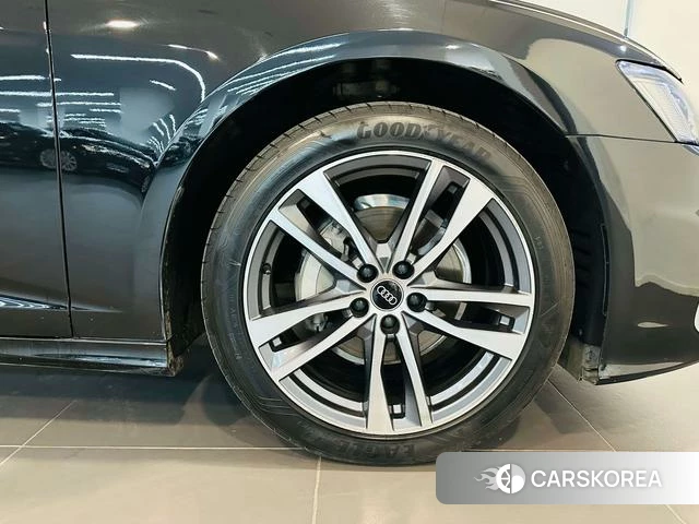 Audi A6L id 4182536 из Китая 10