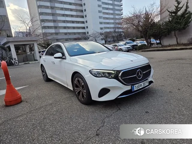Mercedes-Benz E-Class W214 2024 Белый из Кореи, фото 4