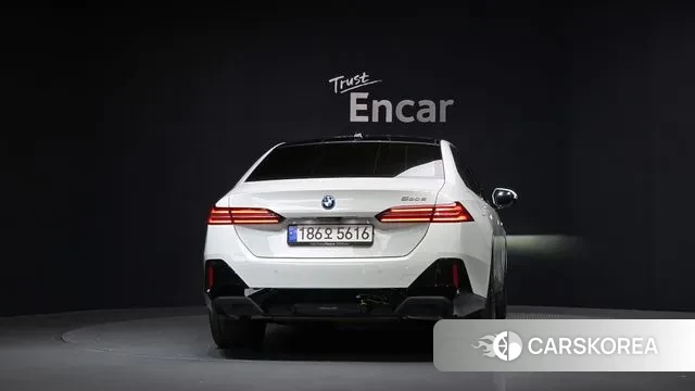 BMW 5 Series (G60) id 3289107 из Кореи 14