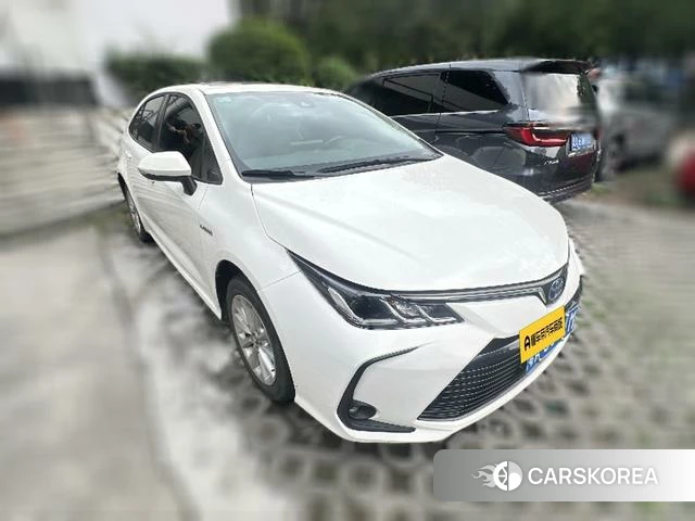 Toyota Corolla 2023 Белый из Китая, фото 4