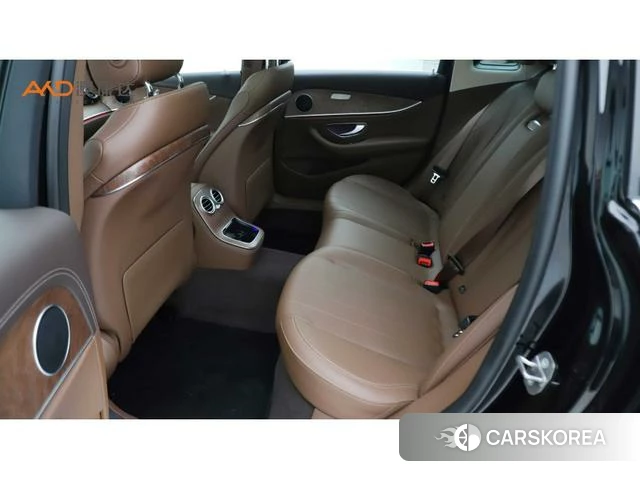 Mercedes-Benz E-class 2022 Черный из Китая, фото 4