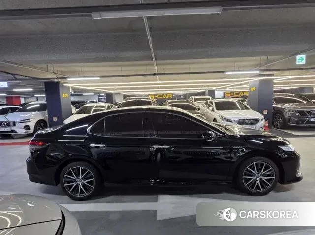 Toyota Camry (XV70) 2024 Черный из Кореи, фото 4