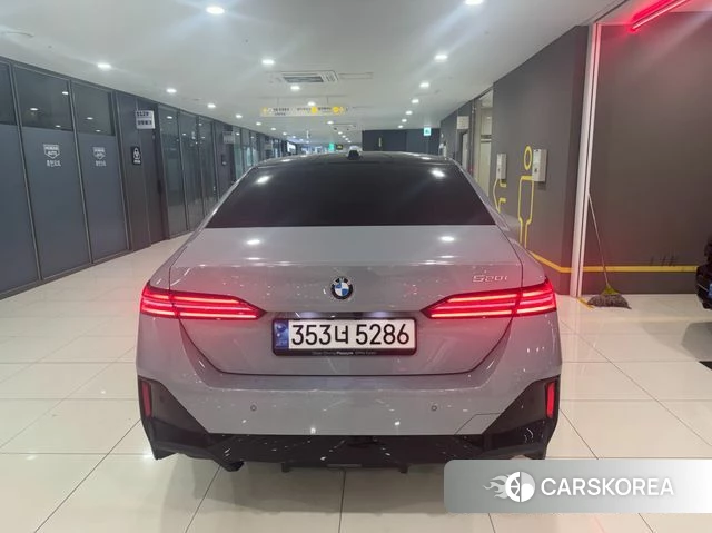 BMW 5 Series (G60) id 4442285 из Кореи 11