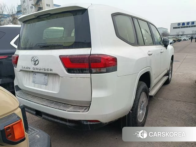Toyota Land Cruiser (imported) 2026 Белый из Китая, фото 4