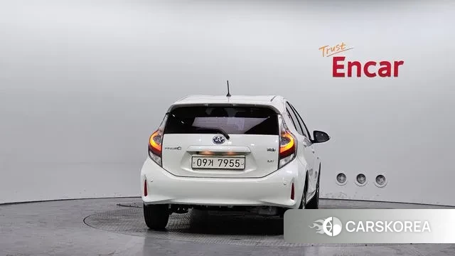 Toyota Prius C id 3552779 из Кореи 14