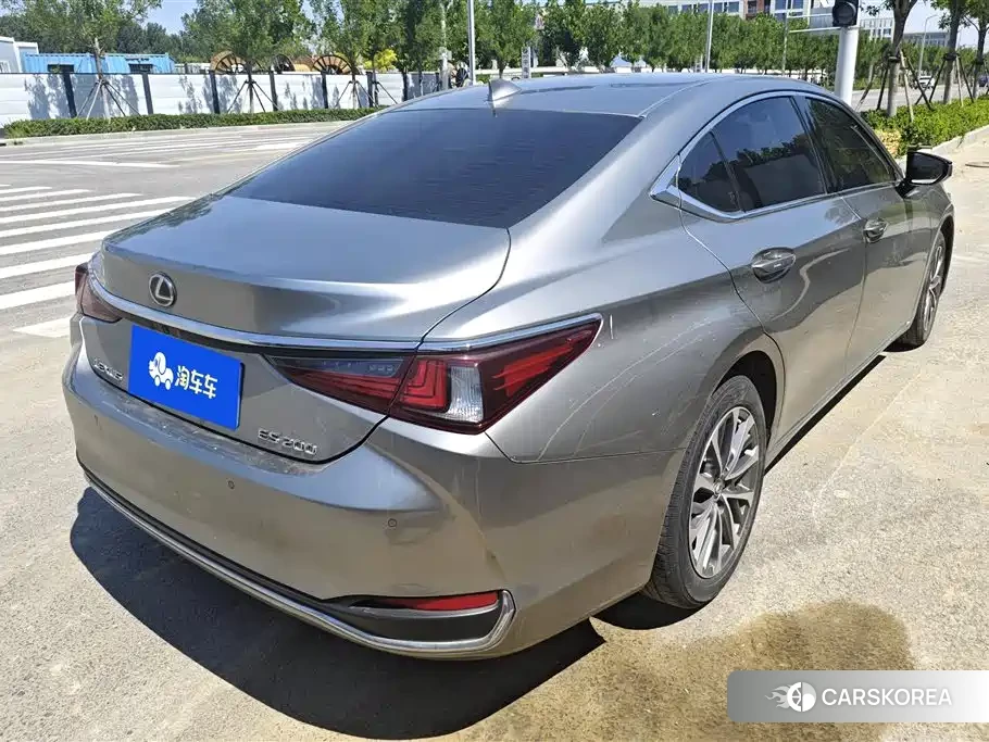 Lexus ES id 4547528 из Китая 10