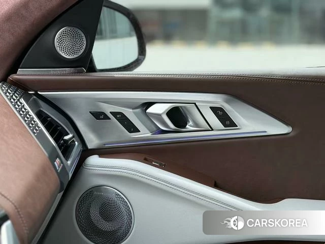 BMW XM id 4256308 из Китая 10