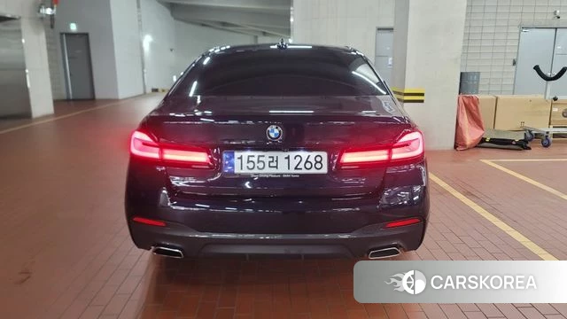 BMW 5 Series (G30) 2023 Черный из Кореи, фото 4