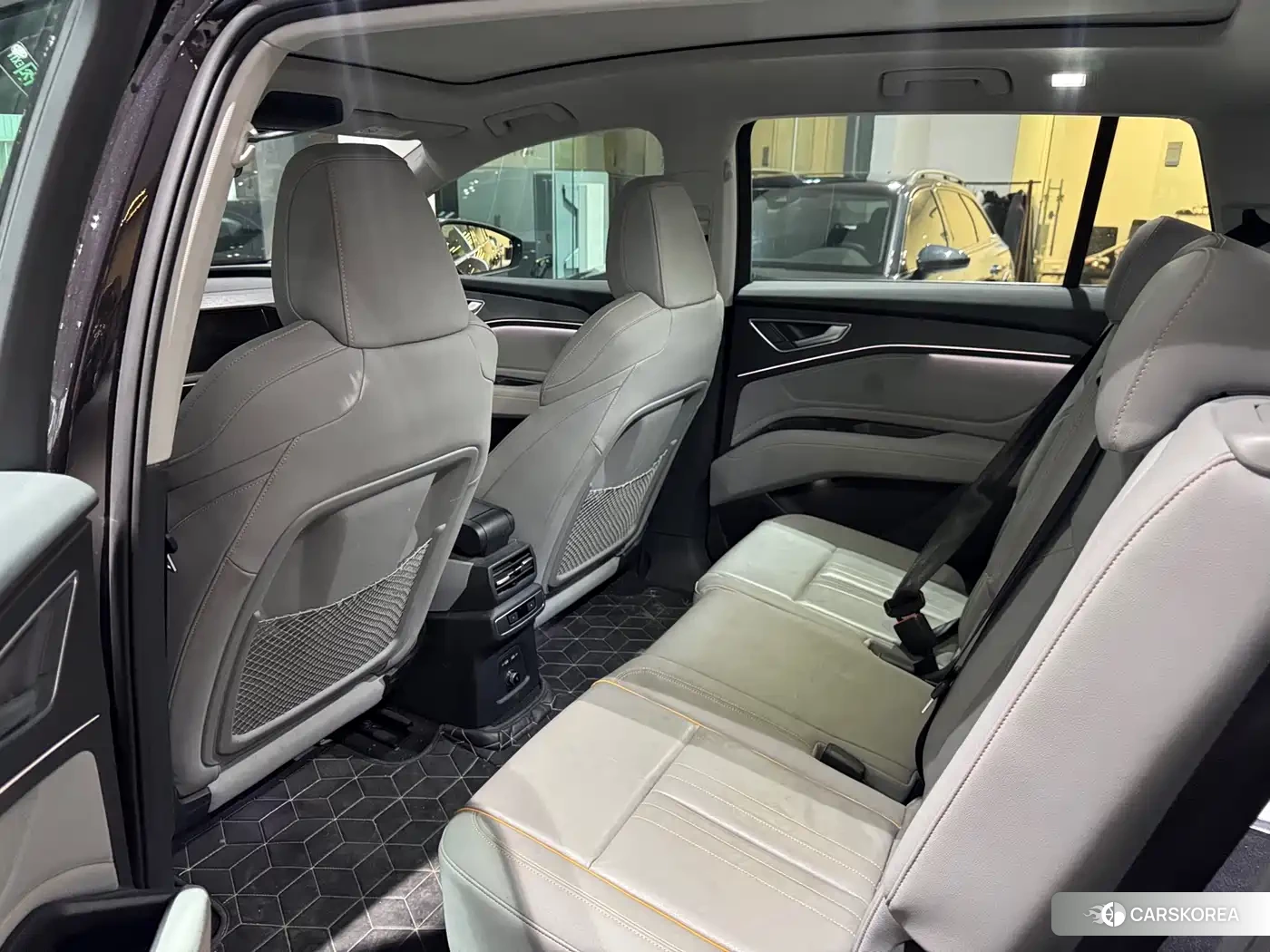 Audi Q5 e-tron 2024 Черный из Китая, фото 5