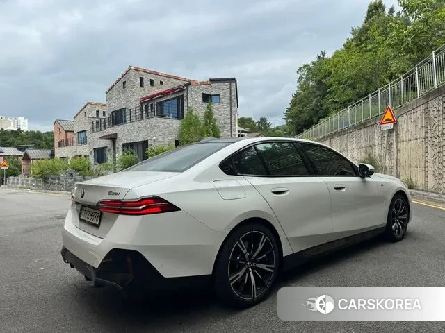 BMW 5 Series (G60) id 2485971 из Кореи 14