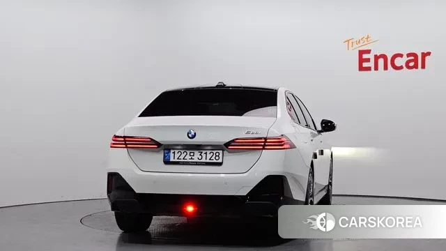 BMW 5 Series (G60) id 2993074 из Кореи 14