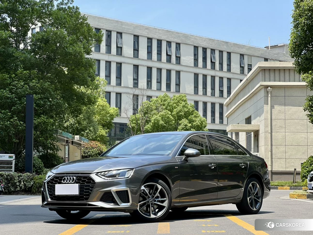Audi A4L id 4510629 из Китая 18