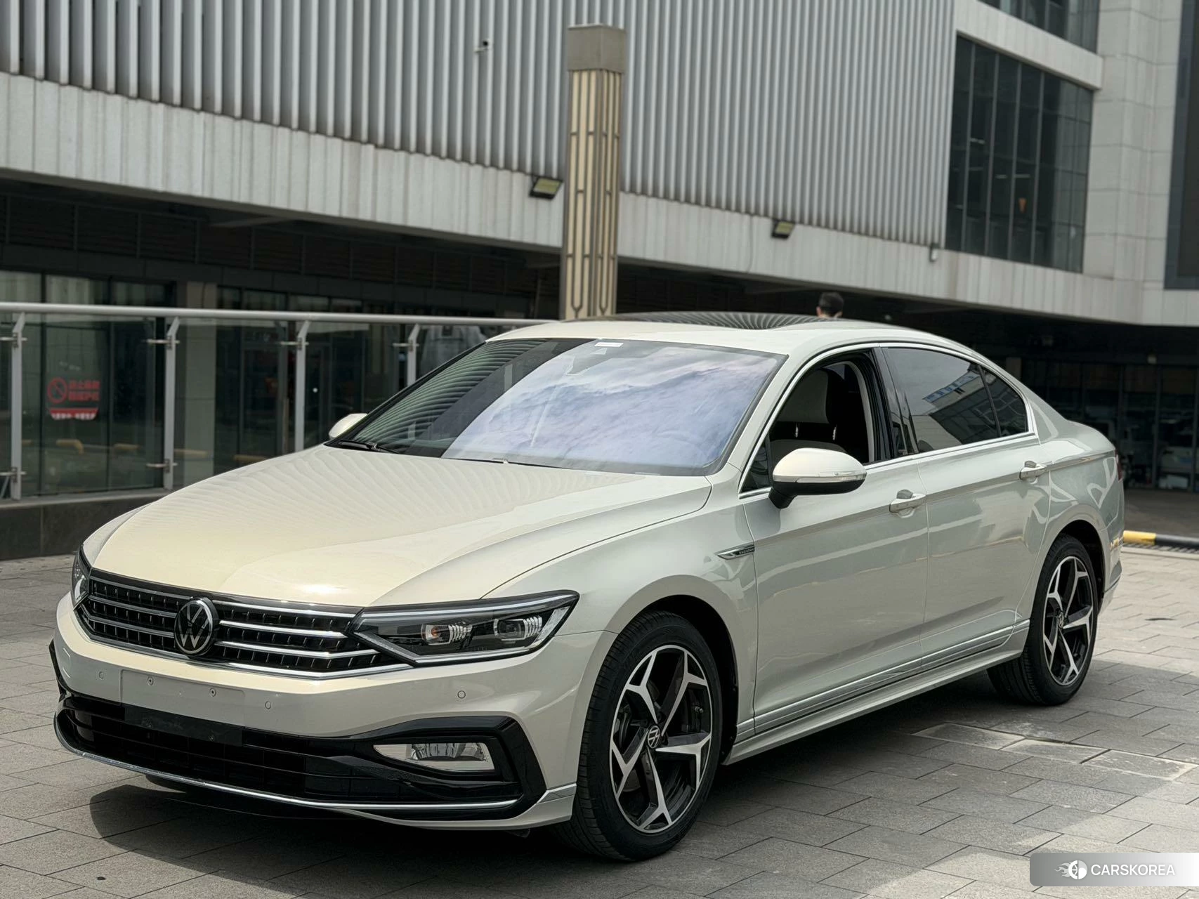 Volkswagen Magotan 2022 Желтый из Китая, фото 5