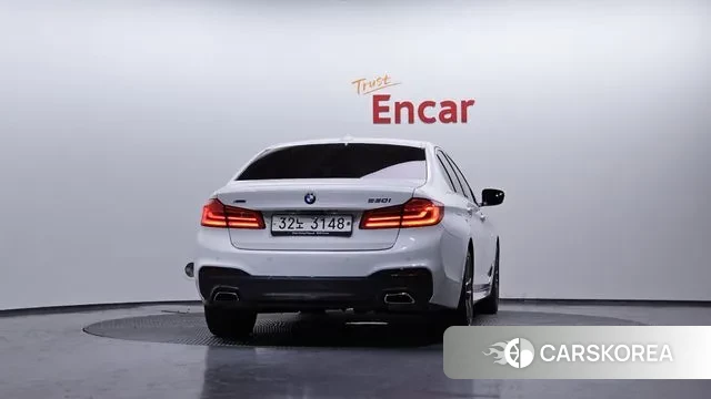 BMW 5 Series (G30) id 3617363 из Кореи 14